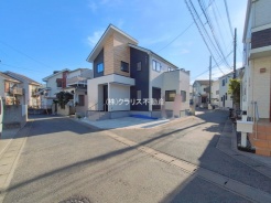 草加市谷塚上町