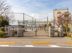 足立区伊興４丁目