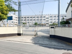 足立区本木東町