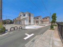 草加市谷塚仲町