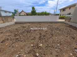草加市新里町