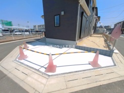 草加市苗塚町