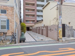 草加市氷川町